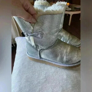UGG Bailey shimmer silver button boots size 1